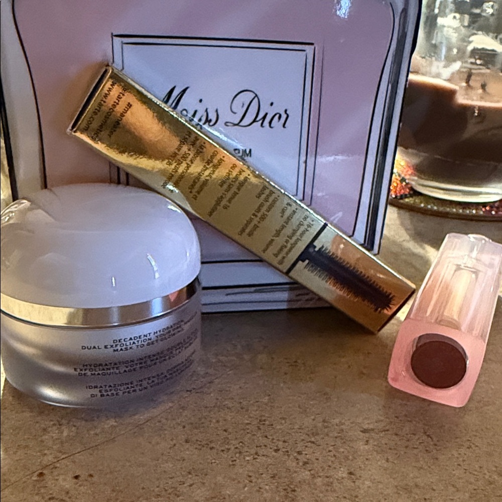 Marc Jacobs Youthquake Coconut Crème & Maneater Mascara w/Dior lip glow bundle - Picture 2 of 5